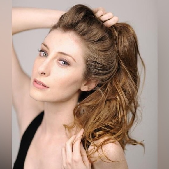 Meet your Posher, Jessica - Picture 1 of 2